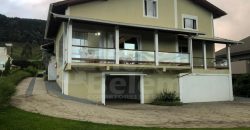 Linda casa – Condomínio Costa da Serra – Vila do Golf – Rancho Queimado/SC