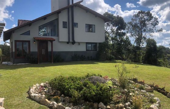 LINDA E ACONCHEGANTE CASA NO VILLA DA CACHOEIRA – RANCHO QUEIMADO/SC