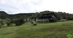 SÍTIO COM 3 HECTARES E 3 CABANAS CONSTRUIDAS