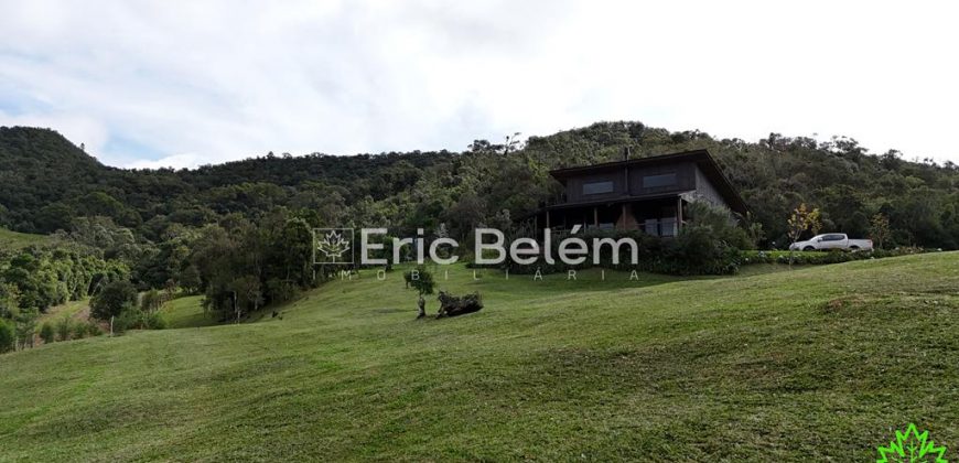 SÍTIO COM 3 HECTARES E 3 CABANAS CONSTRUIDAS