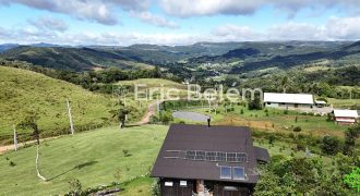 SÍTIO COM 3 HECTARES E 3 CABANAS CONSTRUIDAS