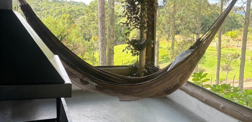 Linda casa com cenário deslumbrante