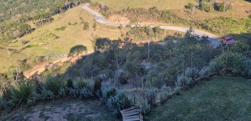 Casa com vista e Araucárias. Perfeita para a família – Condomínio Amigos do Rancho – Rancho Queimado – SC