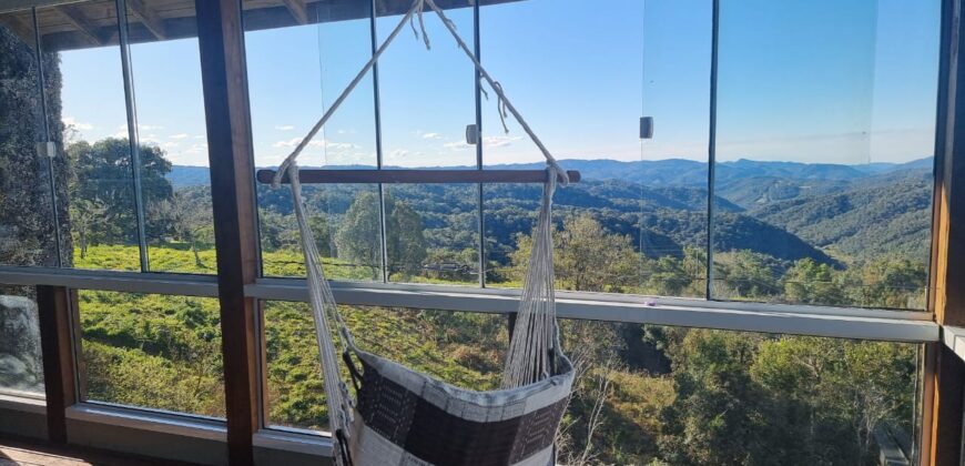 Casa com vista e Araucárias. Perfeita para a família – Condomínio Amigos do Rancho – Rancho Queimado – SC