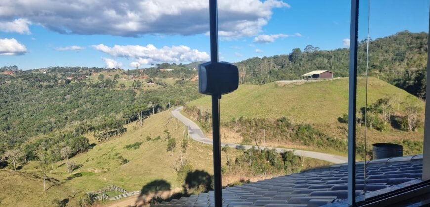 Casa com vista e Araucárias. Perfeita para a família – Condomínio Amigos do Rancho – Rancho Queimado – SC