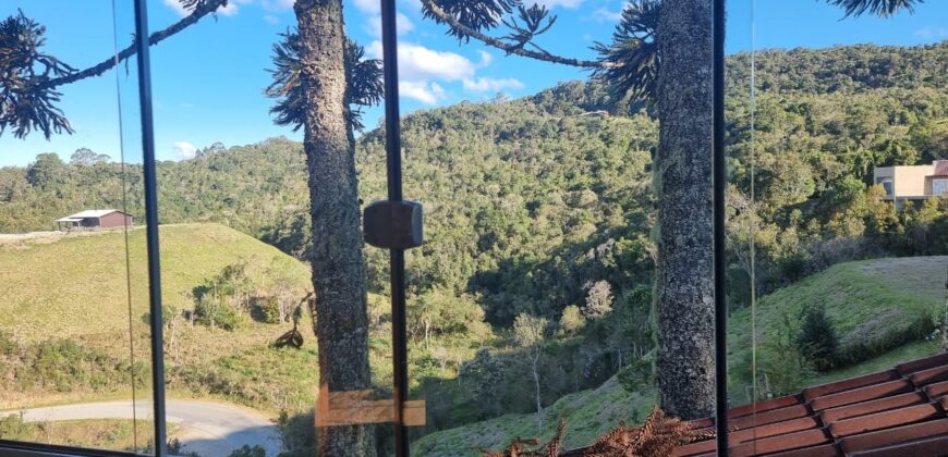 Casa com vista e Araucárias. Perfeita para a família – Condomínio Amigos do Rancho – Rancho Queimado – SC