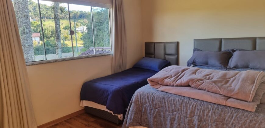 Casa com vista e Araucárias. Perfeita para a família – Condomínio Amigos do Rancho – Rancho Queimado – SC