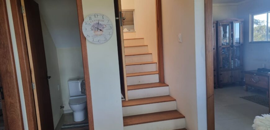 Casa com vista e Araucárias. Perfeita para a família – Condomínio Amigos do Rancho – Rancho Queimado – SC
