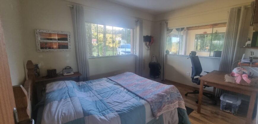 Casa com vista e Araucárias. Perfeita para a família – Condomínio Amigos do Rancho – Rancho Queimado – SC
