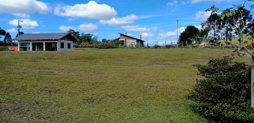 Chácara maravilhosa no condomínio Costa da Serra – Rancho Queimado – SC