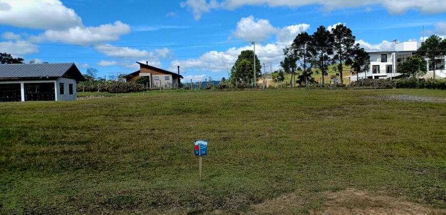 Chácara maravilhosa no condomínio Costa da Serra – Rancho Queimado – SC