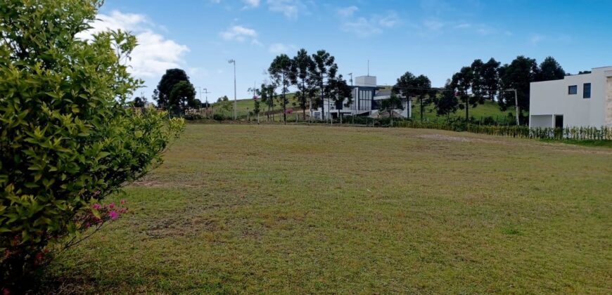 Chácara maravilhosa no condomínio Costa da Serra – Rancho Queimado – SC