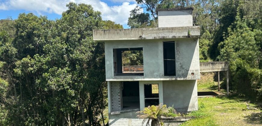 Terreno Privativo de 2.000m² com Casa em Construção – Condomínio Verdes Colinas, Rancho Queimado/SC