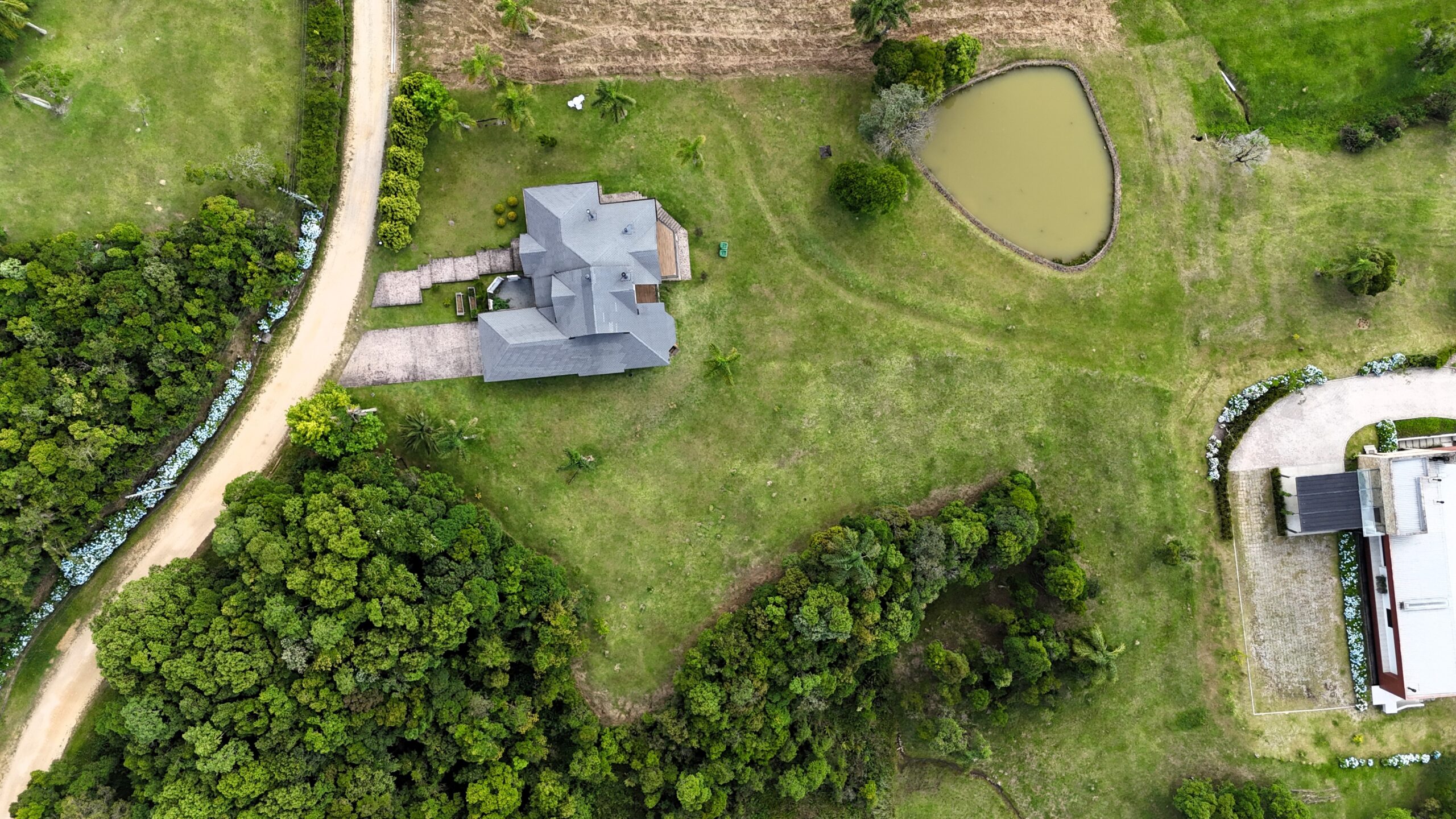 Casa preparada para a sua família no Condomínio Amigos do Rancho – L15