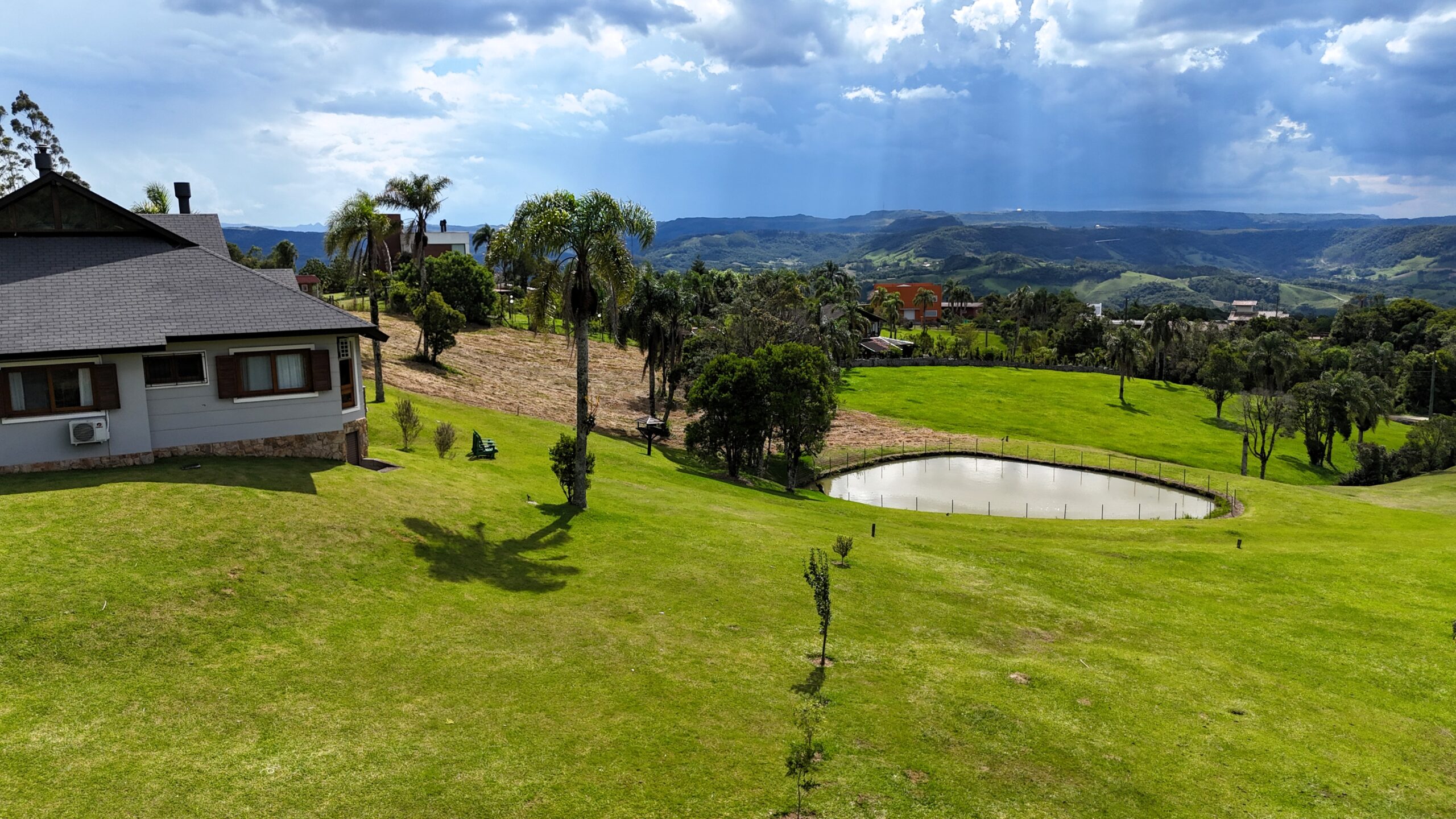 Casa preparada para a sua família no Condomínio Amigos do Rancho – L15