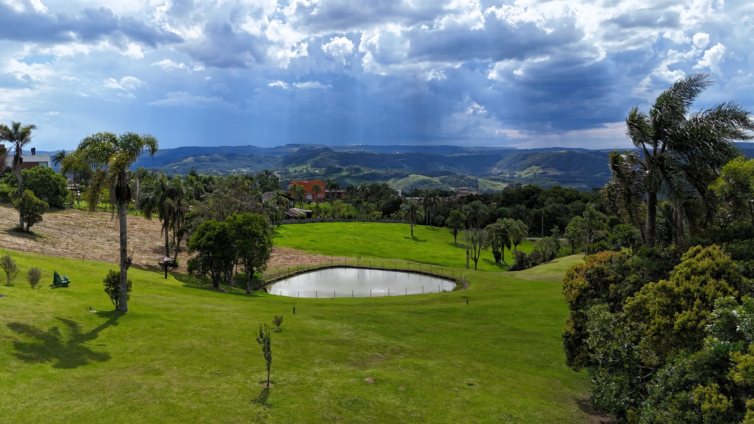Casa preparada para a sua família no Condomínio Amigos do Rancho – L15