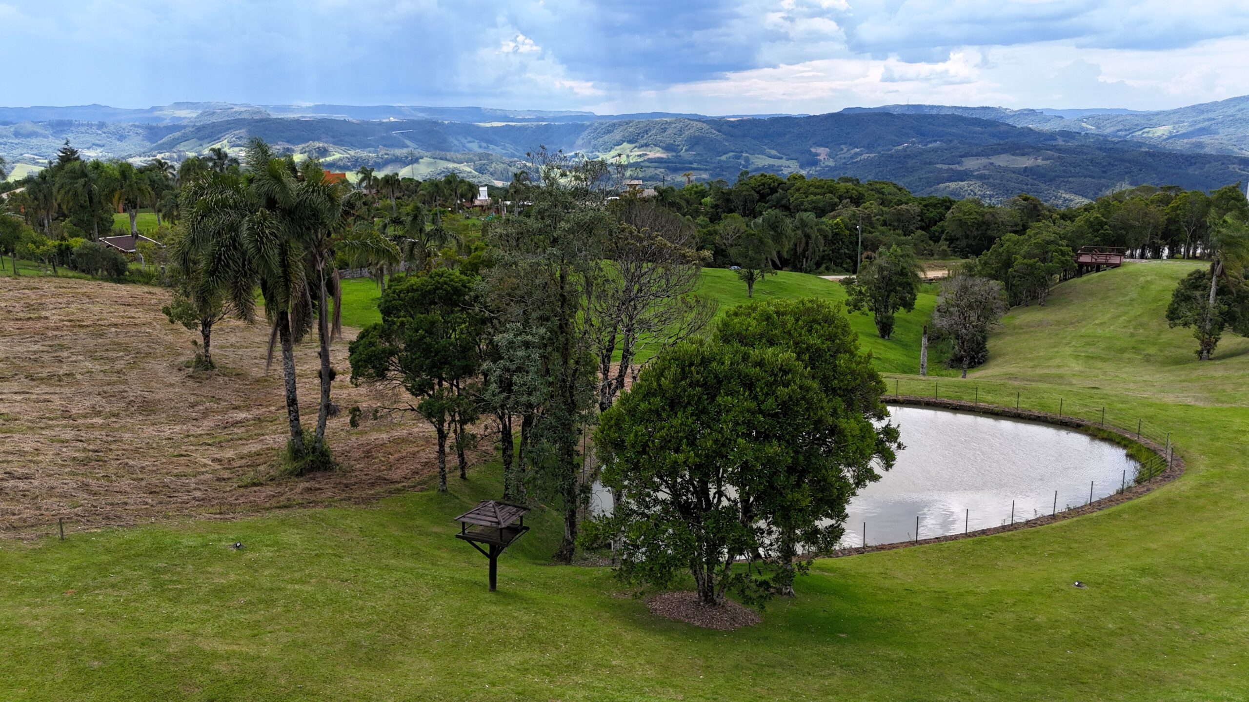 Casa preparada para a sua família no Condomínio Amigos do Rancho – L15