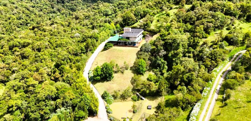 Residência maravilhosa, com vista esplêndida, No condomínio Jardim da Serra – 150