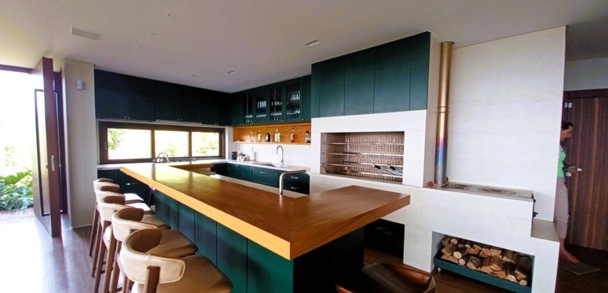 Residência maravilhosa, com vista esplêndida, No condomínio Jardim da Serra – 150