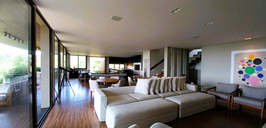 Residência maravilhosa, com vista esplêndida, No condomínio Jardim da Serra – 150