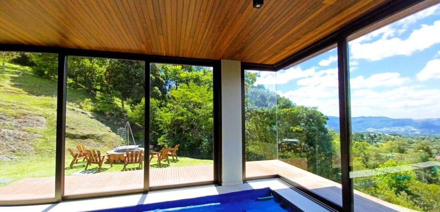 Residência maravilhosa, com vista esplêndida, No condomínio Jardim da Serra – 150