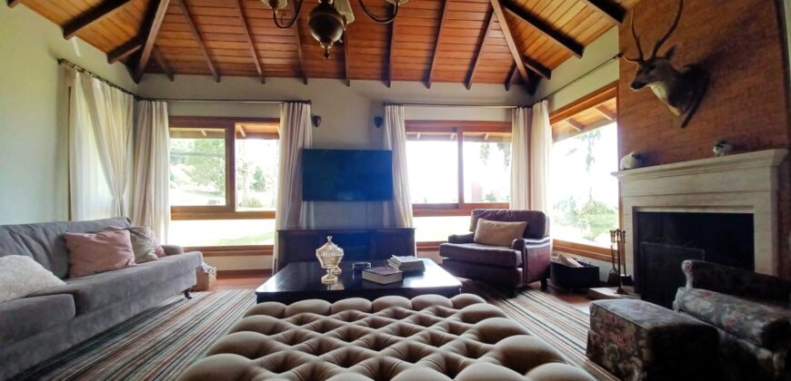 Casa preparada para a sua família no Condomínio Amigos do Rancho – L15