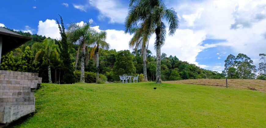 Casa preparada para a sua família no Condomínio Amigos do Rancho – L15