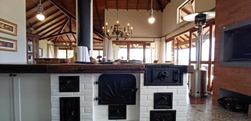 Casa preparada para a sua família no Condomínio Amigos do Rancho – L15