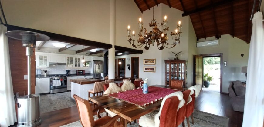 Casa preparada para a sua família no Condomínio Amigos do Rancho – L15