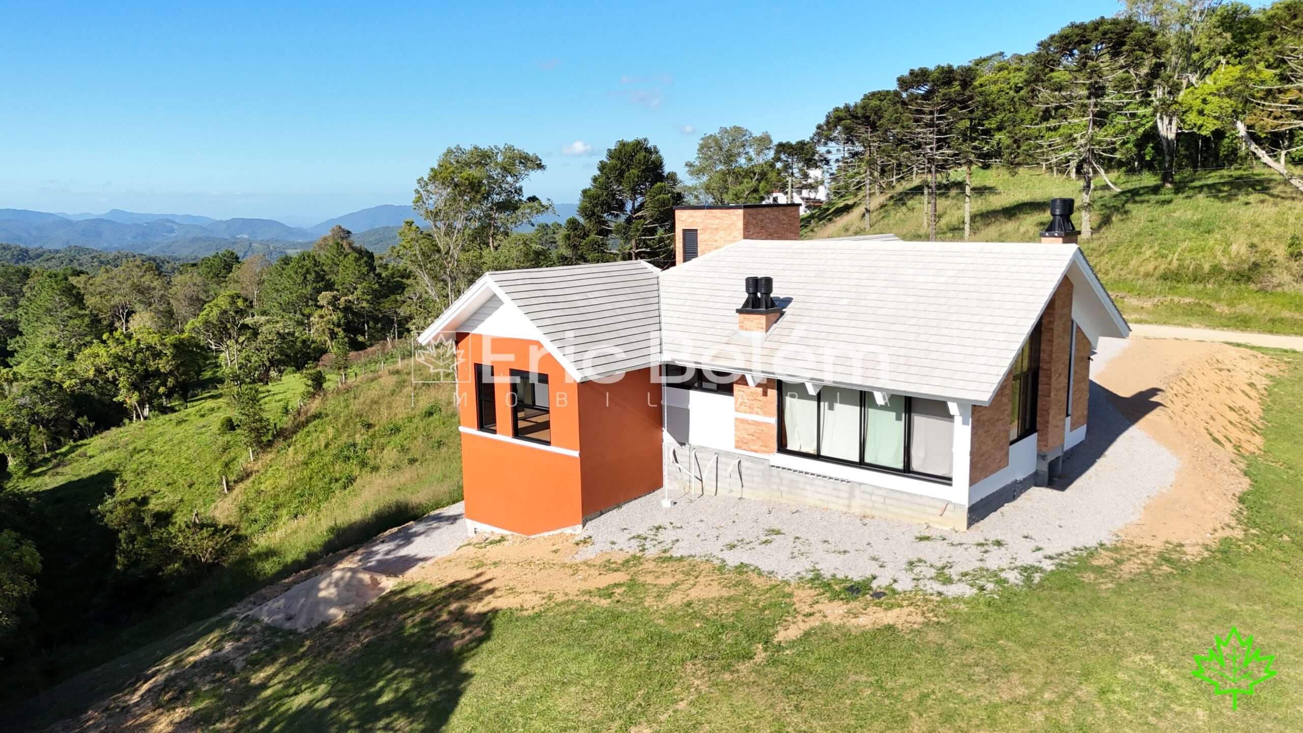 Casa Nova Averbada com 208m² em Terreno de 4.020m² – Condomínio Amigos do Rancho, Rancho Queimado/SC