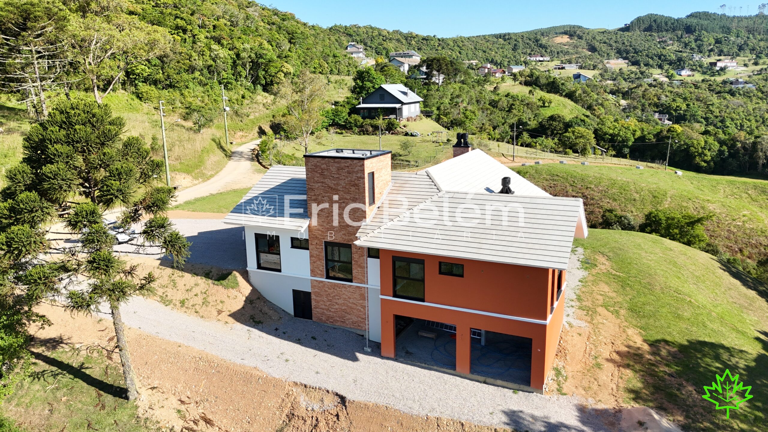 Casa Nova Averbada com 208m² em Terreno de 4.020m² – Condomínio Amigos do Rancho, Rancho Queimado/SC