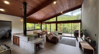 Charmosa Casa em Condominio Palo Alto