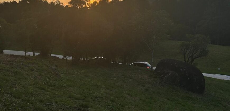 Maravilhoso terreno no Village da Montanha