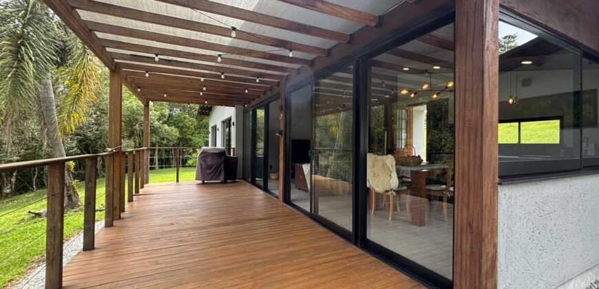 Charmosa Casa em Condominio Palo Alto