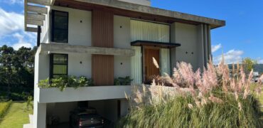 Casa Onde o Luxo Encontra a Natureza na Serra Catarinense
