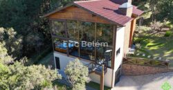 Casa em Angelim e Alvenaria com Vista para o Nascer do Sol – Village da Montanha | Vila da Cachoeira – Rancho Queimado/SC