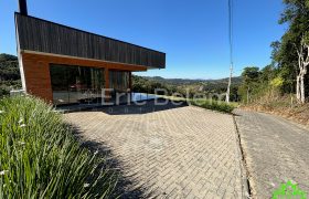 CASA EM MEIO À NATUREZA NO CONDOMÍNIO PALO ALTO – TAQUARAS