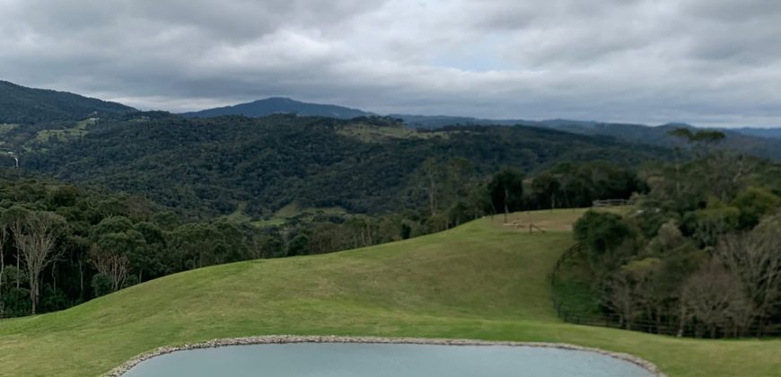 Terreno de 7,5 hectares á venda – Leia a legenda