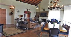 Residência excepcional, situada em um dos melhores condomínios de Rancho Queimado.