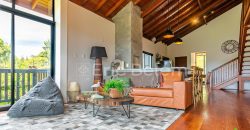 Casa Nova – Condomínio Costa da Serra – Com exuberante vista.