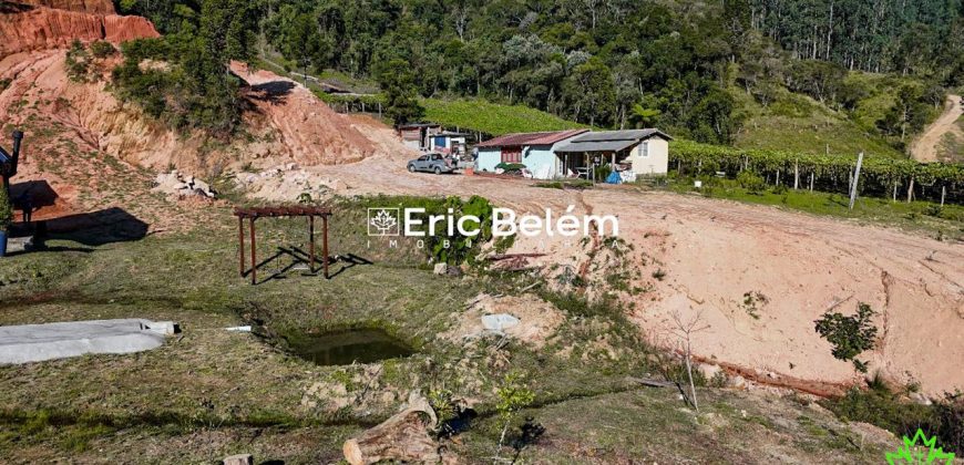 Terreno com chalé pré-finalizado – Anitápolis