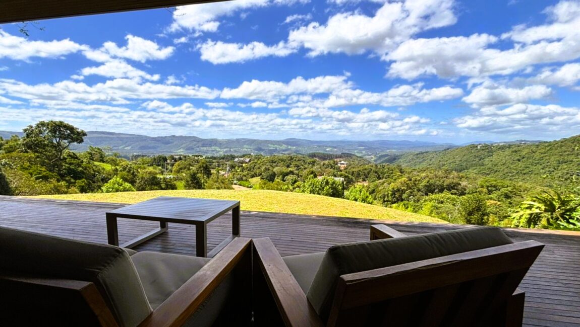 Residência maravilhosa, com vista esplêndida, No condomínio Jardim da Serra – 150