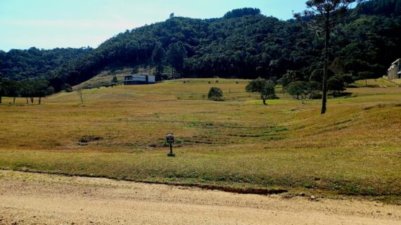 Chácara bem posicionada no Condomínio Costa da Serra, com ótimo valor – NÃO PERCA! – Rancho Queimado – SC – F46