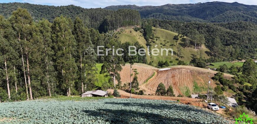 Área de 8 Hectares com Vista Panorâmica e Água Natural – Próximo à SC-108 | Anitápolis/SC