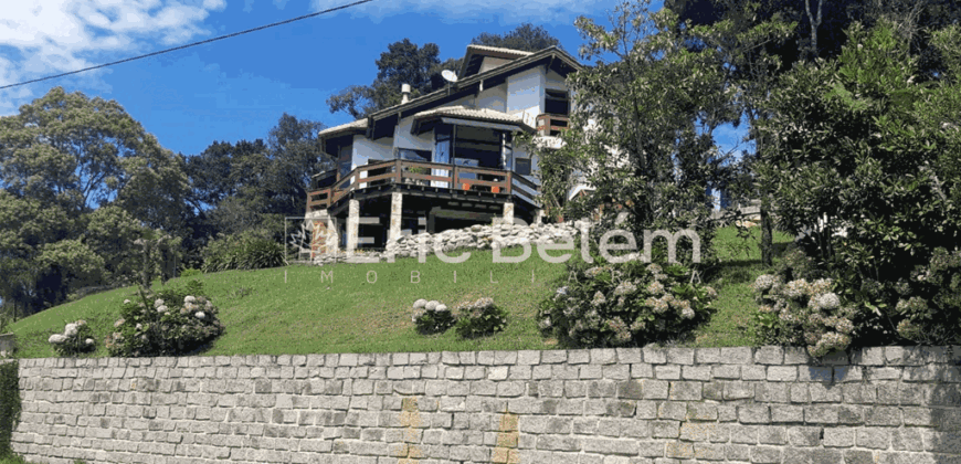 Casa maravilhosa, com 4 suítes no Condomínio Golf Santa Rita – Rancho Queimado – SC