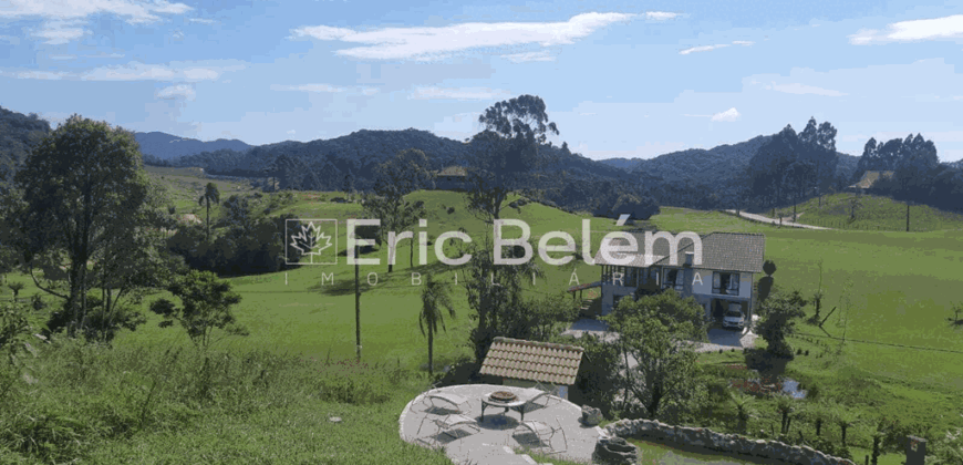 Casa maravilhosa, com 4 suítes no Condomínio Golf Santa Rita – Rancho Queimado – SC