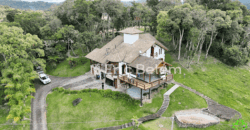 Casa maravilhosa, com 4 suítes no Condomínio Golf Santa Rita – Rancho Queimado – SC