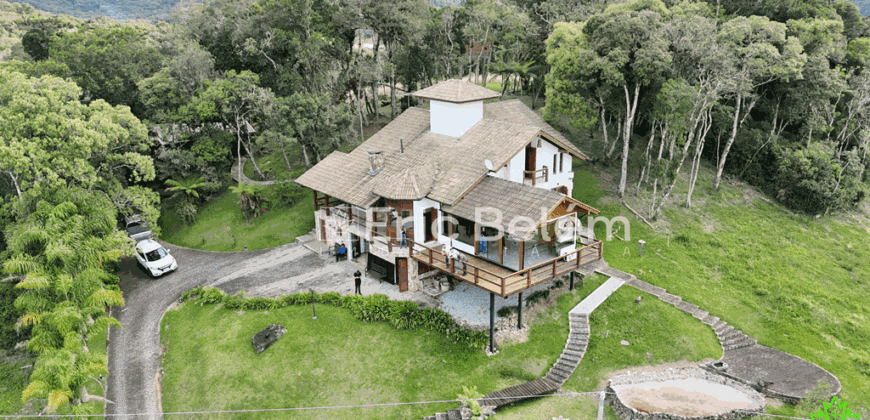 Casa maravilhosa, com 4 suítes no Condomínio Golf Santa Rita – Rancho Queimado – SC