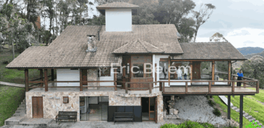 Casa maravilhosa, com 4 suítes no Condomínio Golf Santa Rita – Rancho Queimado – SC