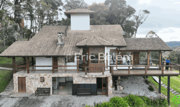 Casa maravilhosa, com 4 suítes no Condomínio Golf Santa Rita – Rancho Queimado – SC